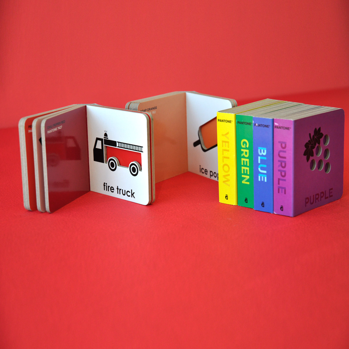 Pantone Pantone: Box of Color - View 2