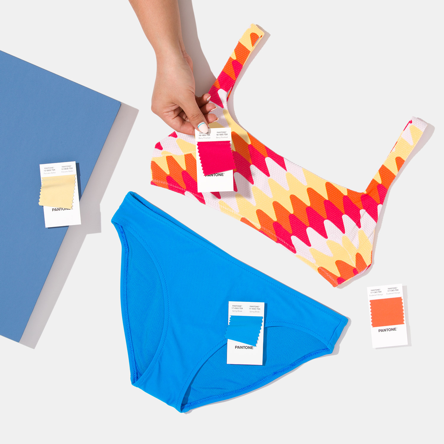 Pantone Polyester Swatch Book An easy-to-use portfolio of 203 polyester colors for apparel, textile and soft home design. - View 4