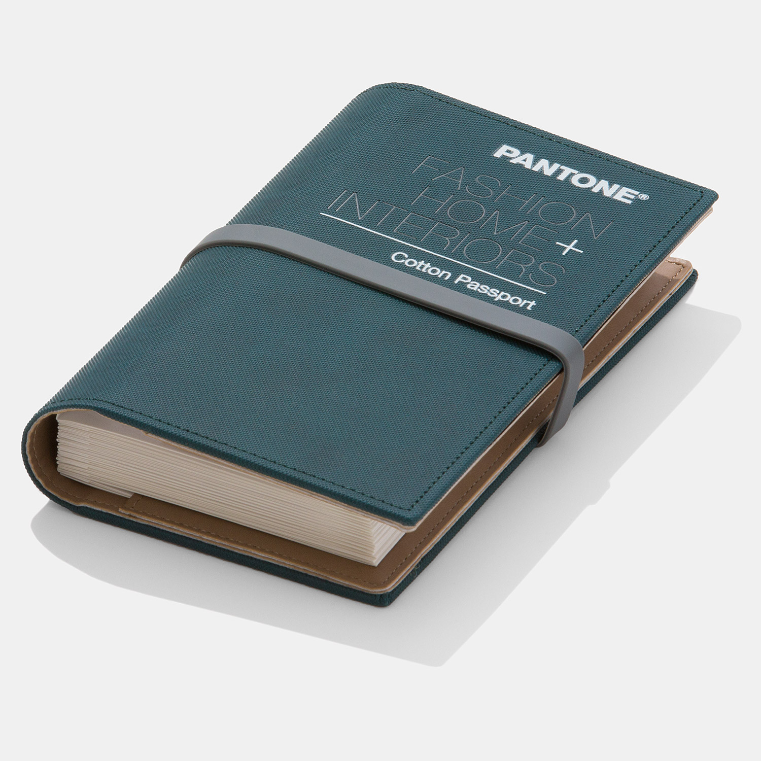 Pantone FHI Cotton Passport 2019 edition Take your creativity to new places with Pantone Colors on cotton, to go - View 1