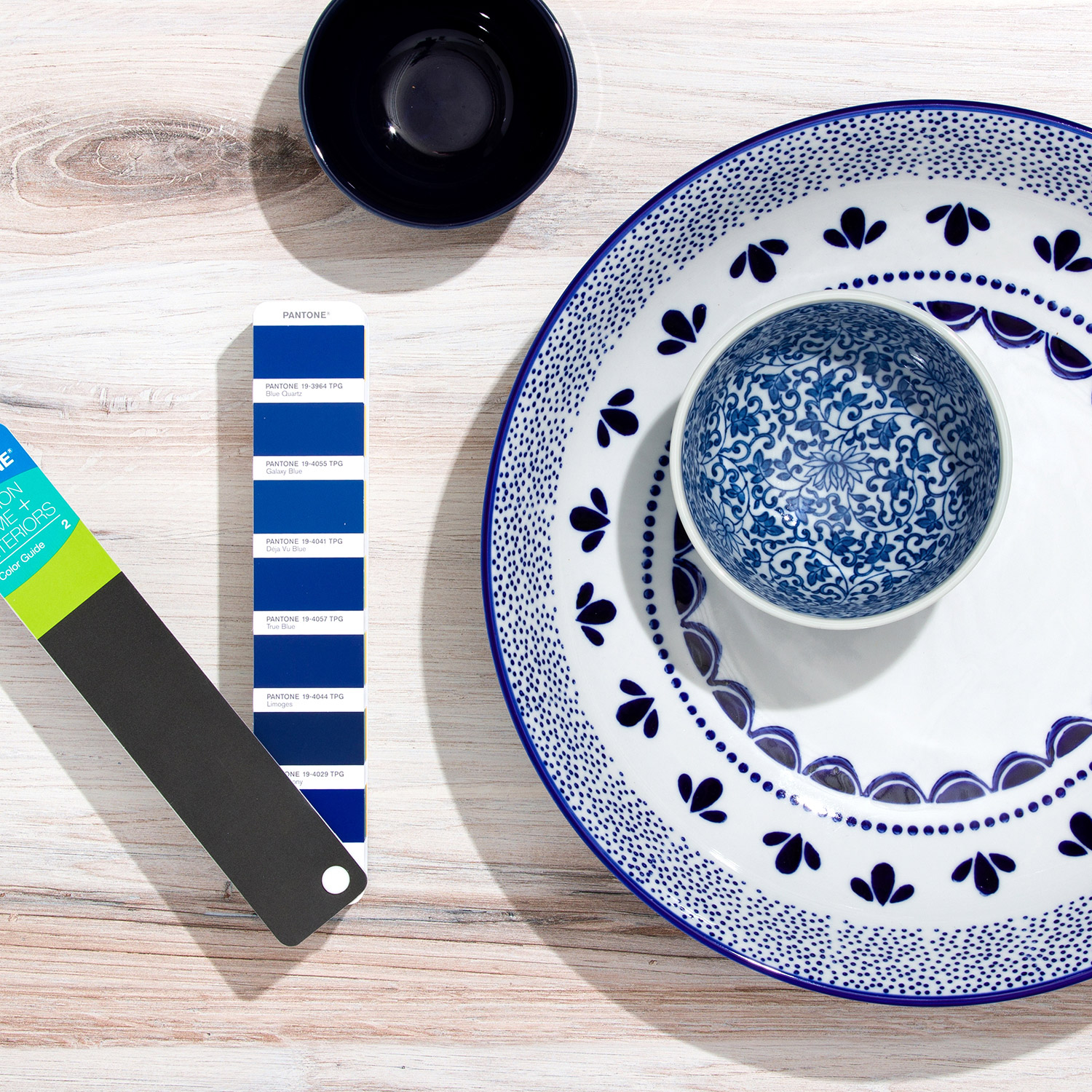 Pantone Fashion, Home + Interiors Color Guide A two-guide set for hard home and fashion accessories - View 1