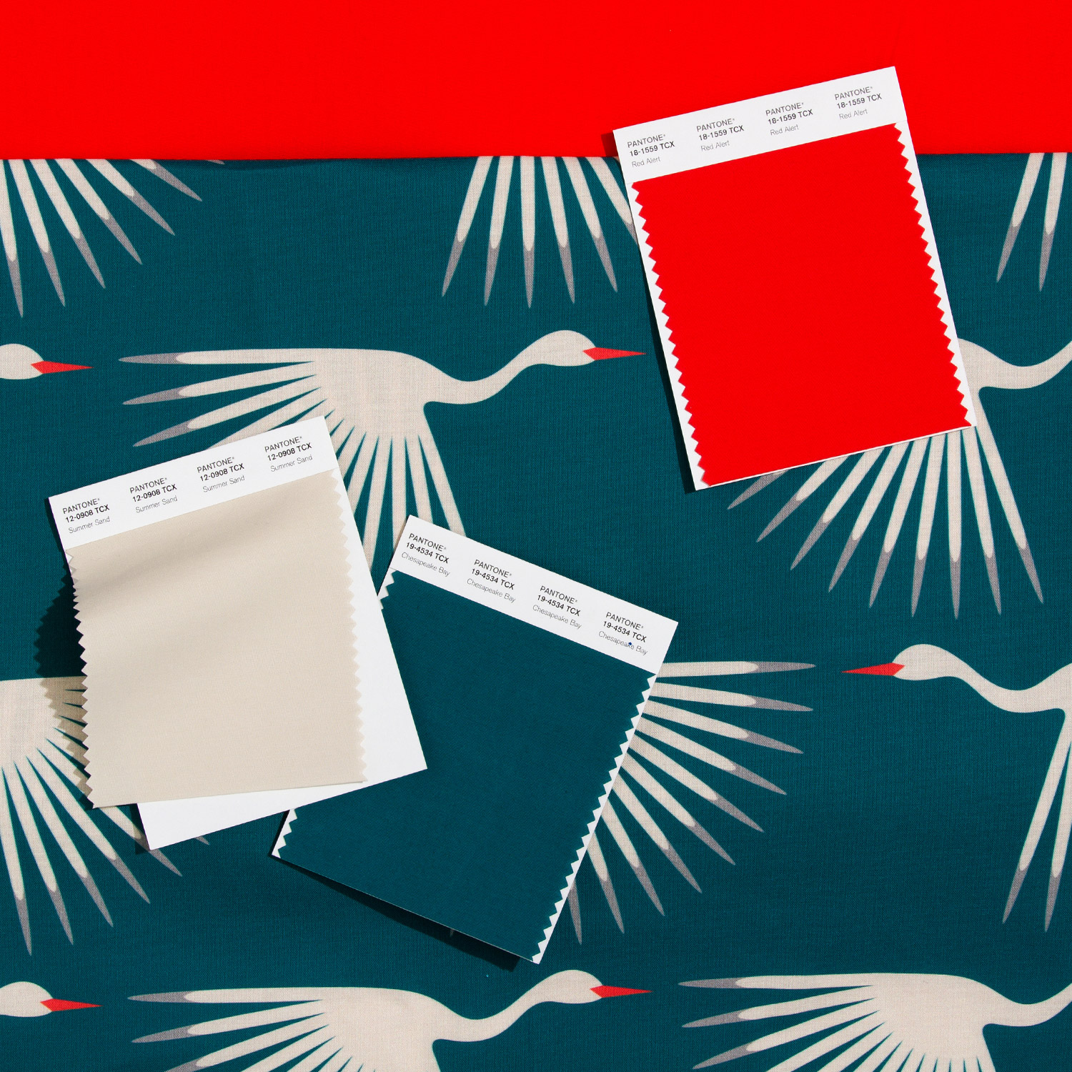 Pantone Cotton Swatch Card The definitive color standard for cotton - View 1